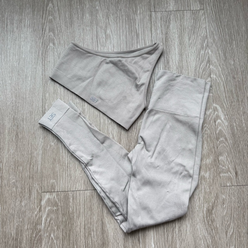Seamless Ribbed Two-Piece Workout Set in beige
